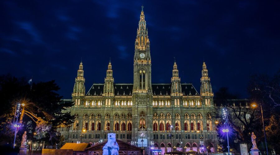 Rathaus ist ein kennzeichnendes Gebäude Wiens